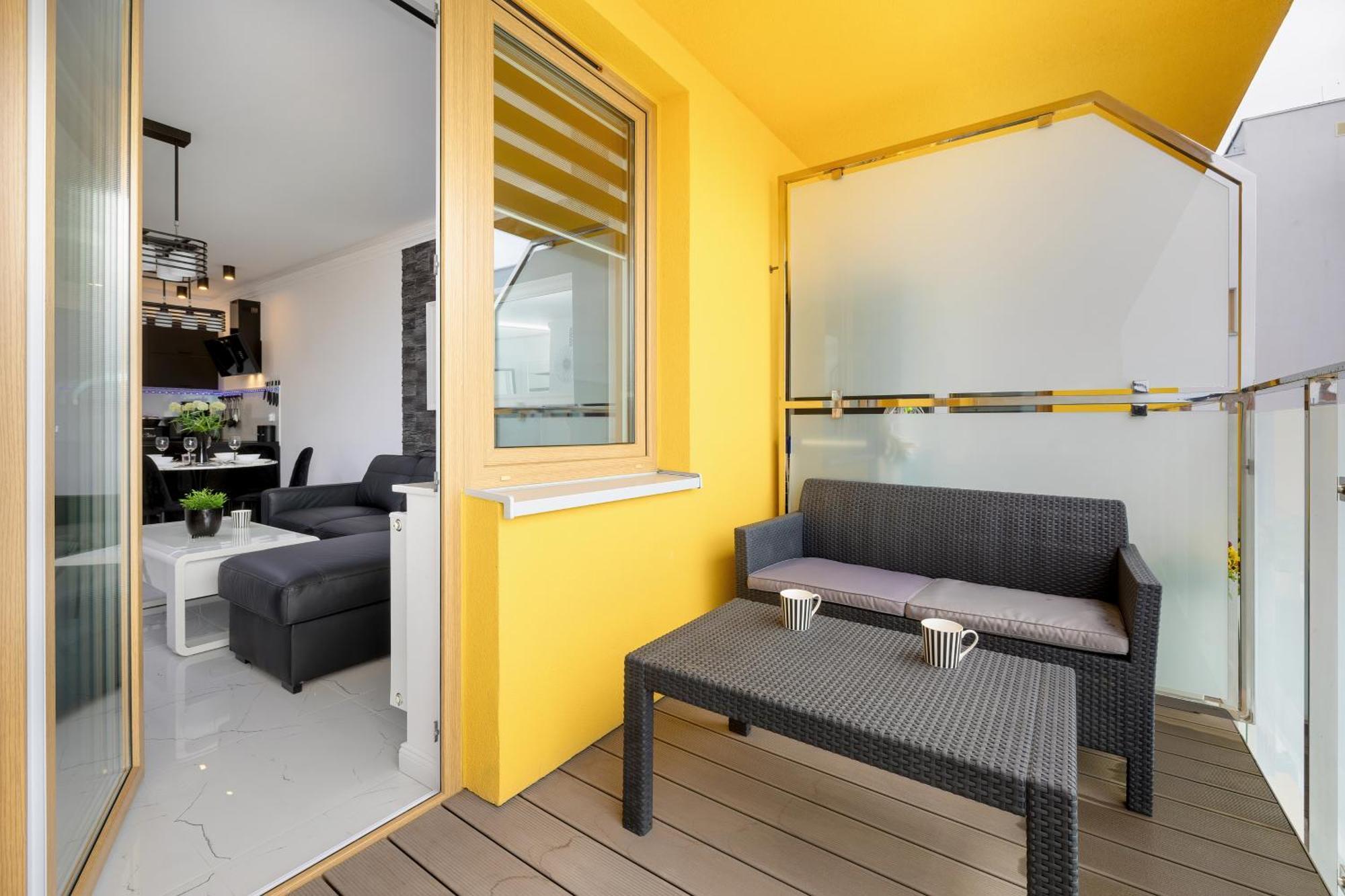 Jantar Apartamenty - Miodowy Dom City Center Колобжег Экстерьер фото